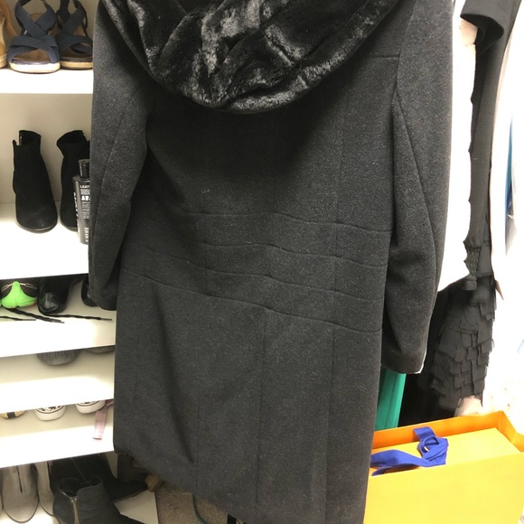 Collection by Gallery Faux Fur Coat - Picture 5 of 5